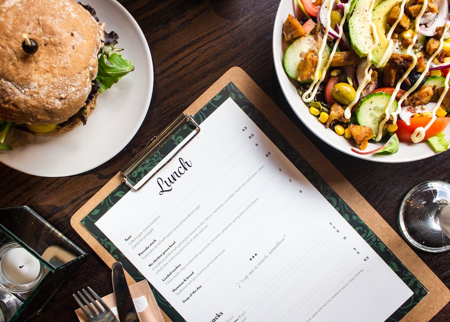 Photo Monthly tax checklist for restaurant owners